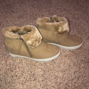 Brash wedge sneaker shoe